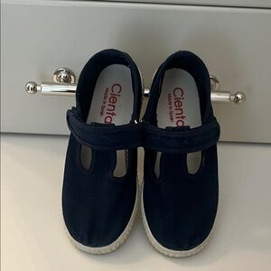 Cienta Kids 28 Navy T Strap Shoes